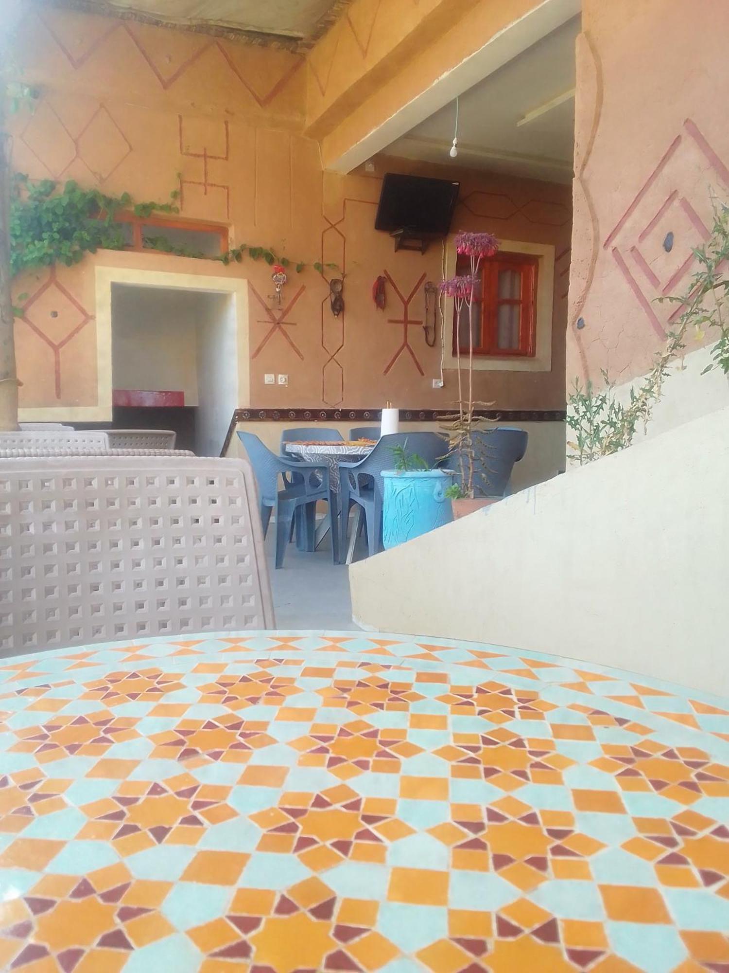 Hotel Restaurant Ait Saderat Boumalne Quarto foto